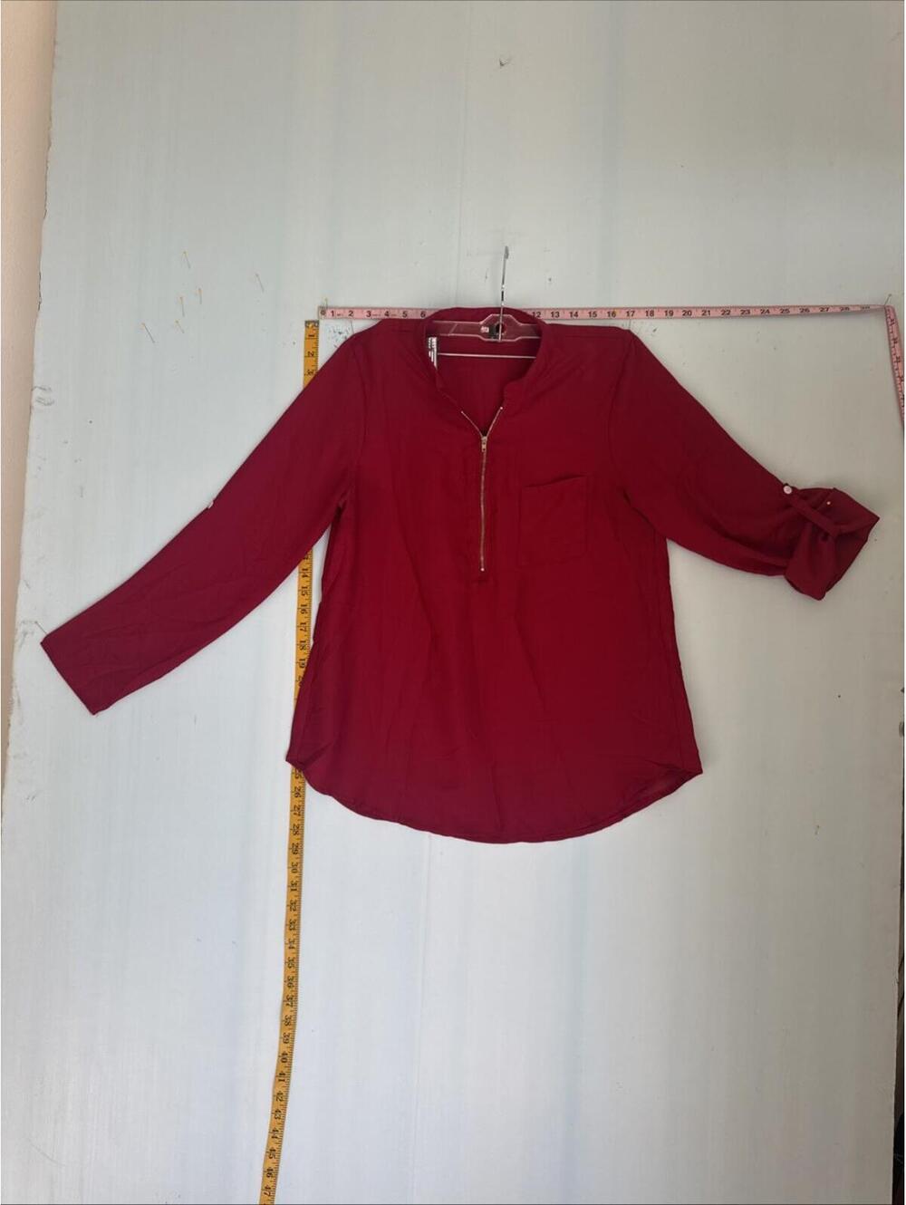 Camisa Red Pin Sleeve V-Neck Top Size M